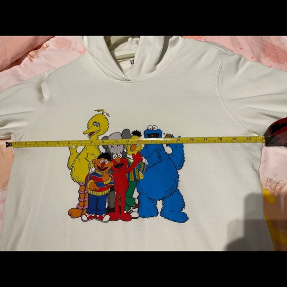 KAWS x Uniqlo x Sesame Street Group Hoodie - Picture 6 of 6